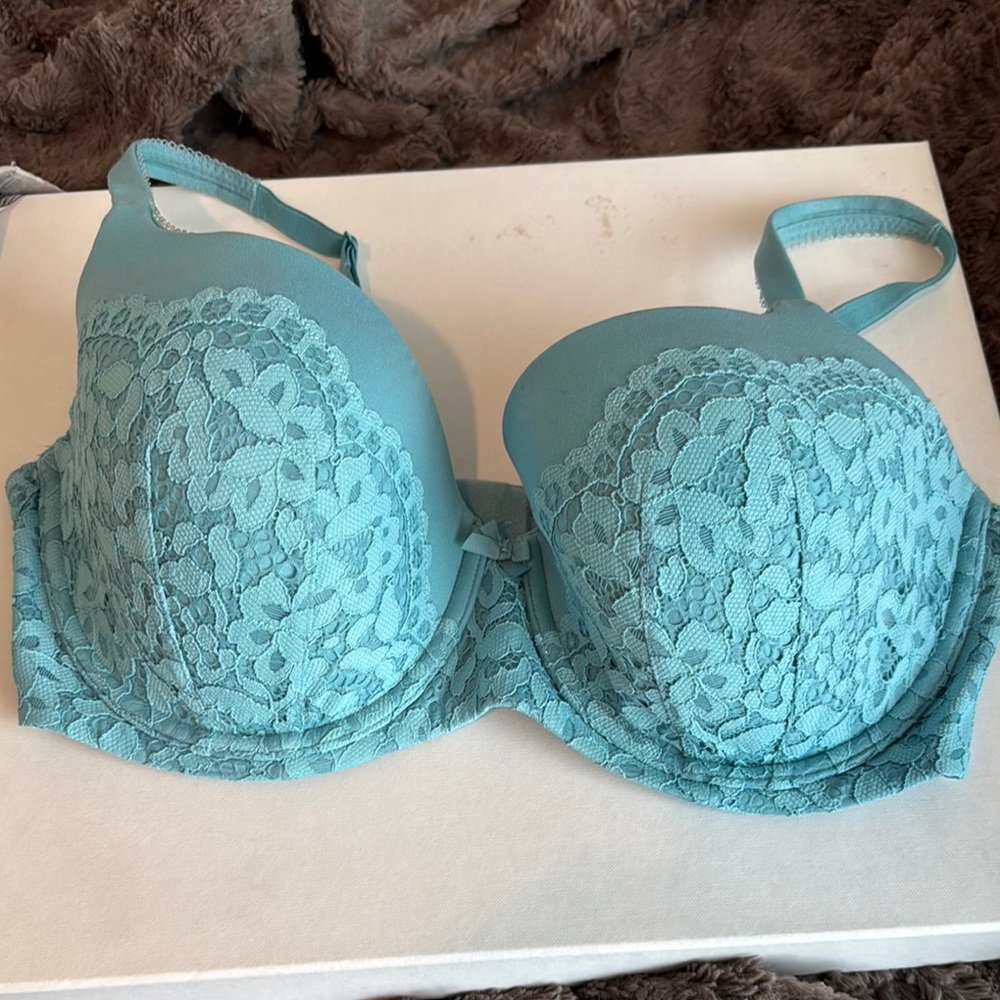 Victoria's Secret Blue Lace Underwire Bra